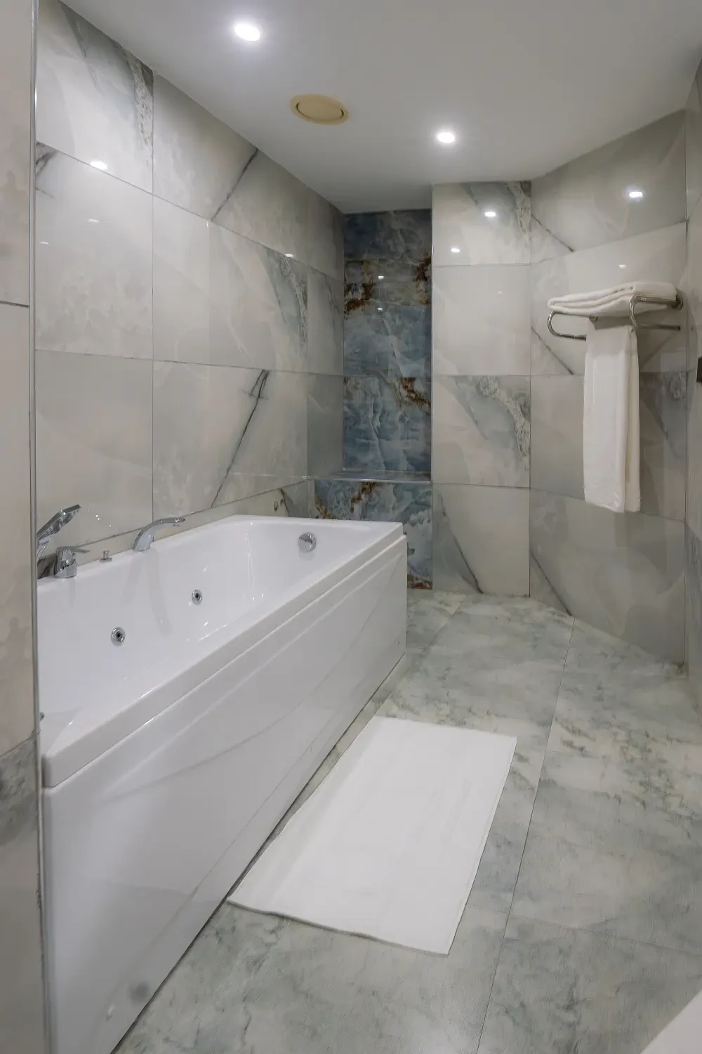 Room Image 4