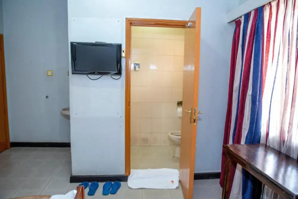 Room Image 3