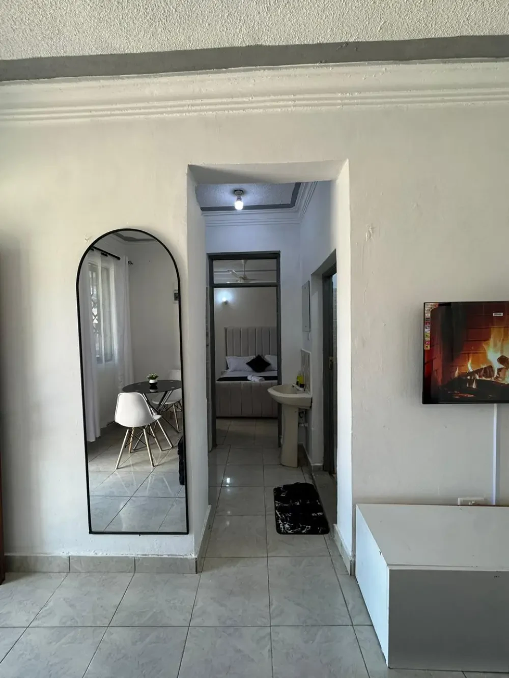 Luxurious one bedroom unit in Bamburi — photo 4