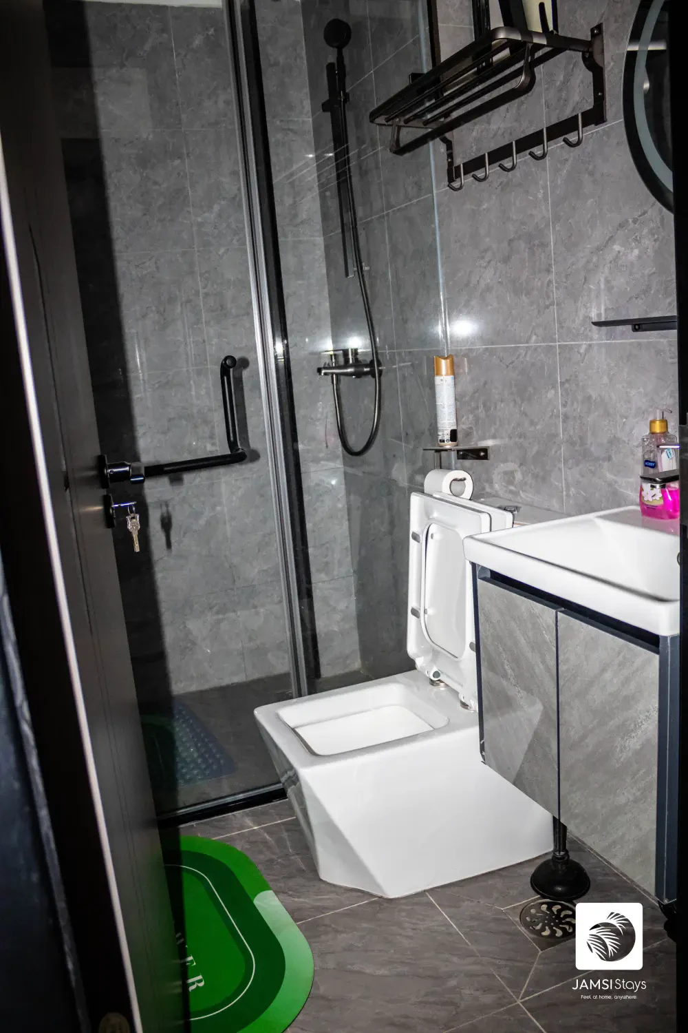 2 bedroom Neptune Residency — photo 17