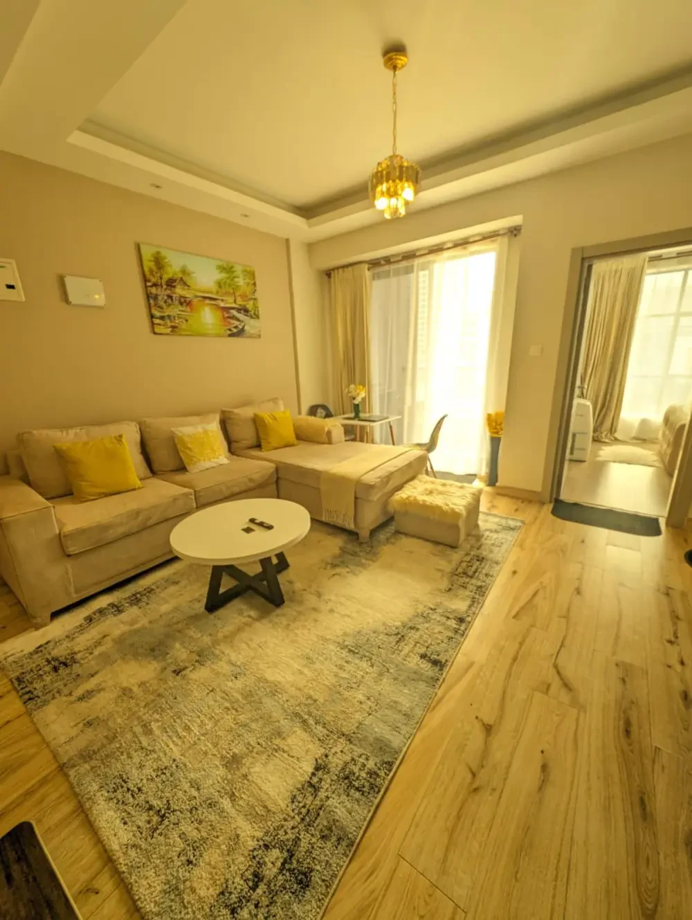 Oakley apartment — main photo