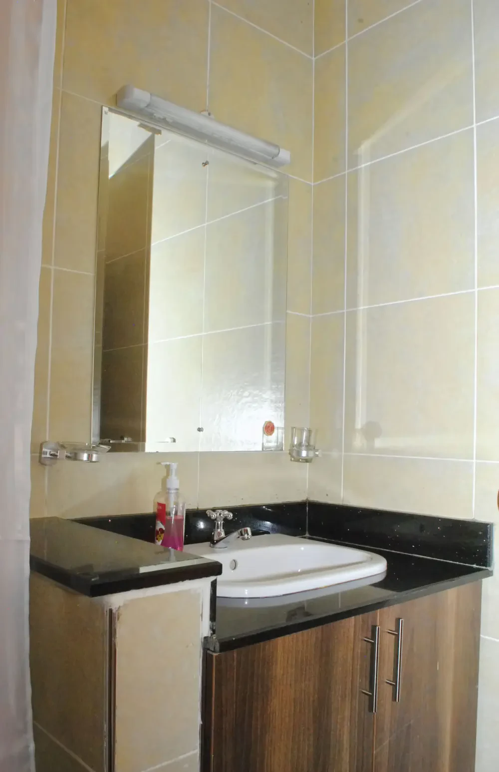 West suites Nairobi west studio apartment — photo 2
