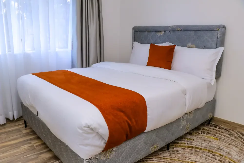 Rose Crown Suites Canary C1 - One Bedroom Apartment — main photo