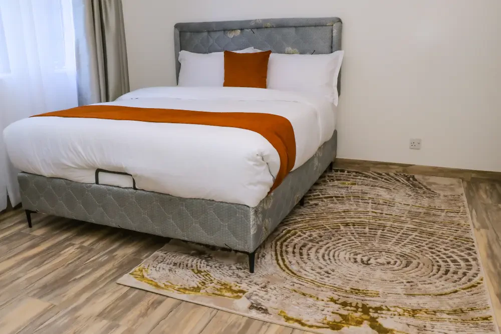 Rose Crown Suites Bansal B1- Two-Bedroom Deluxe Apartment with garden view — photo 4
